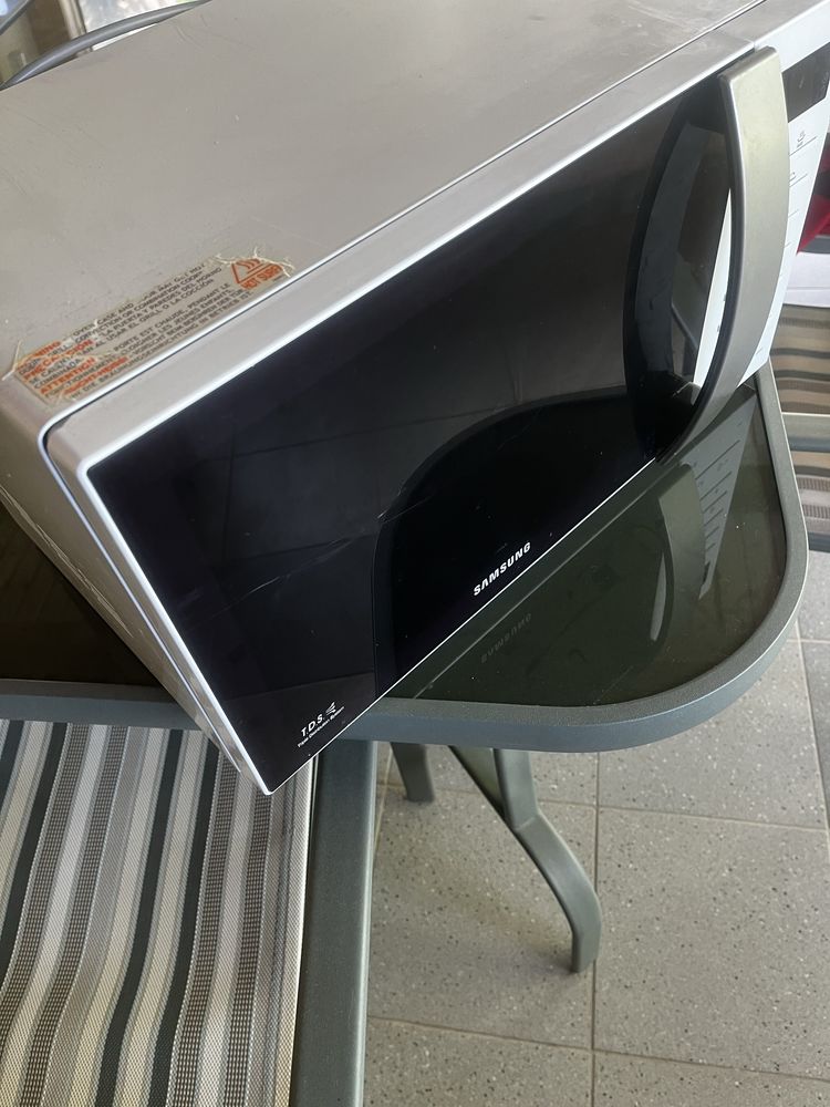 Vand cuptor cu microunde Samsung