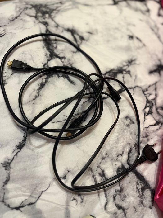 Плейстейшън 4 + 4 игри