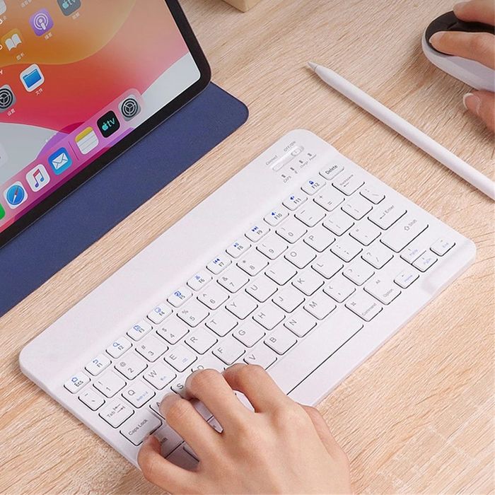 Tastatura Bluetooth ultra subtire, alba ( nou sigilat) Laptop Tableta