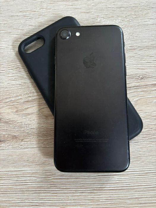 Продам чёрный айфон 7