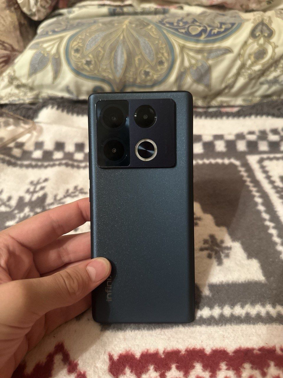 обменяю смартфон Infinix Note 40 ОТЛИЧНОМ СОСТОЯНИИ.

Экран бе