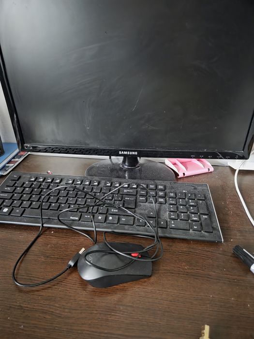 Vând calculator, monitor 24' ,mouse, tastatura