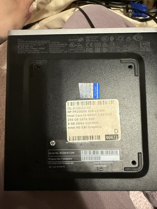 Компютър,екран,клавиатура и тонколони