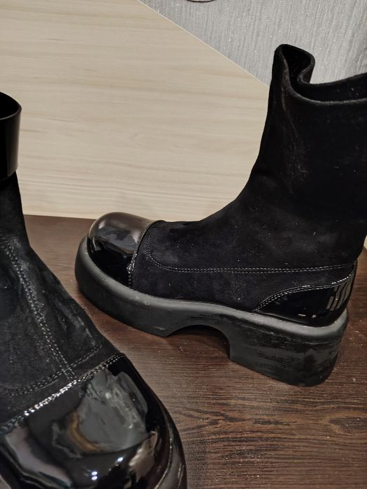 Нови боти от лак и велур 37 номер