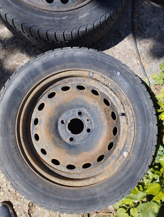 Vand 4 jante 15 Zoll,cauciucuri de iarna Renault Dacia Peugeot Citroen