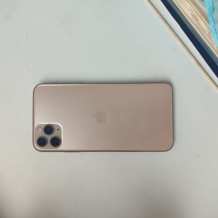 Продам iPhone 11 Pro Max