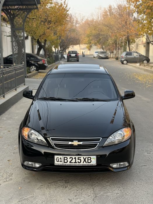 Qora GENTRA 3-Poz AT 2022 sotiladi full 29000km yurgan kraskasi toza