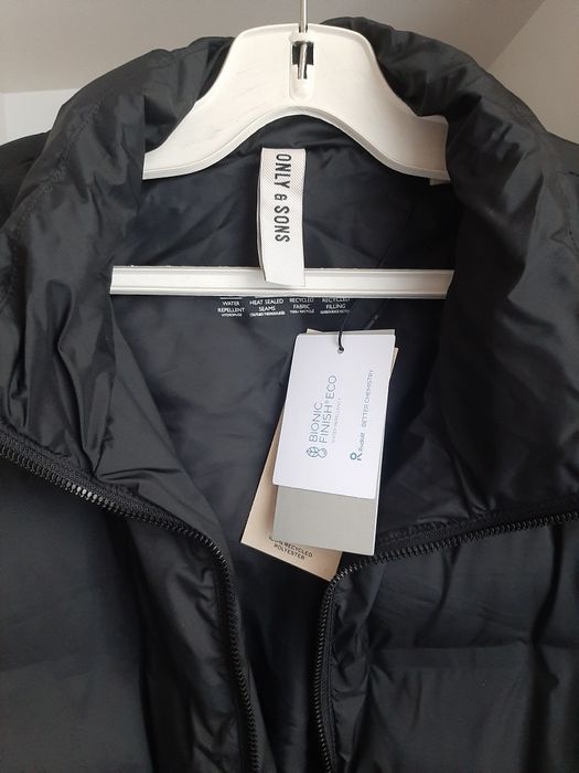 Ново черно мъжко яке размер М.