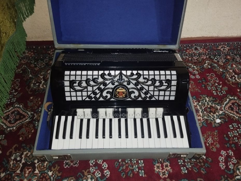Akardiyon  Royal standart montana