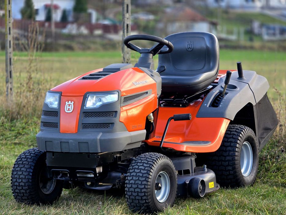 Tractoras gazon iarba Profesional Husqvarna 18 cp 2 cutite impecabil!