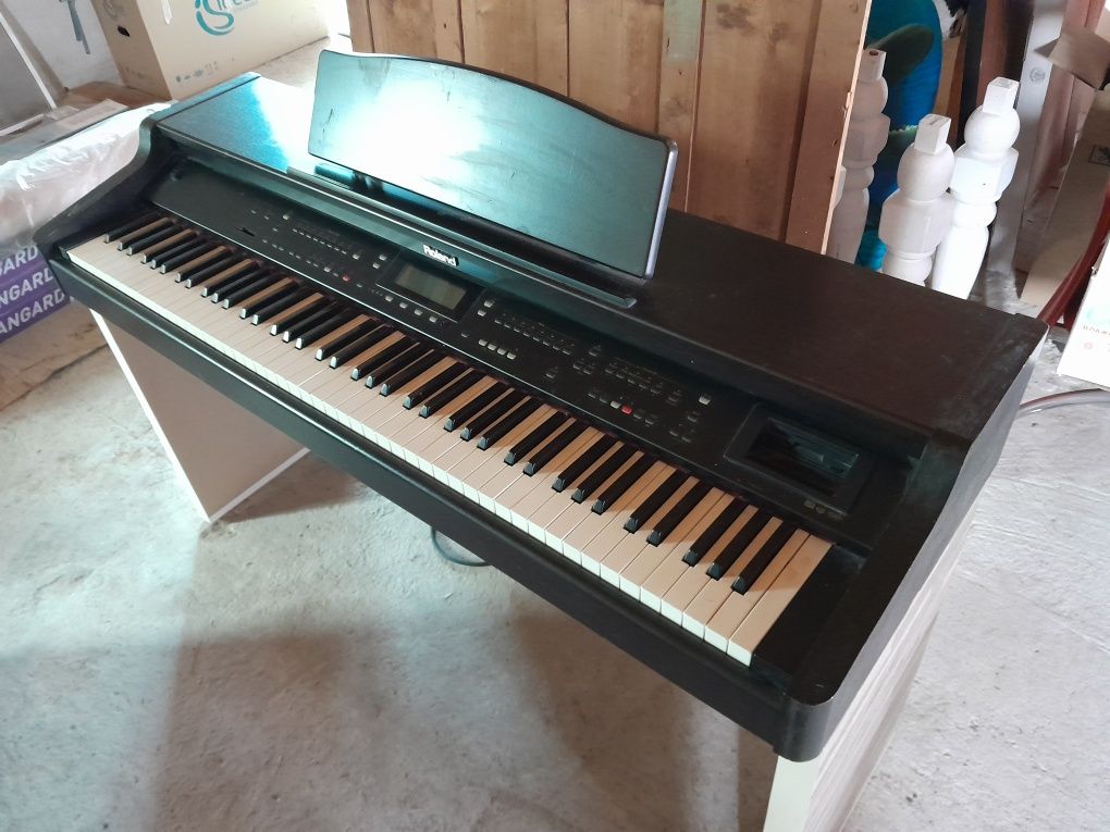 Дигитално пиано Rolland  KR 177