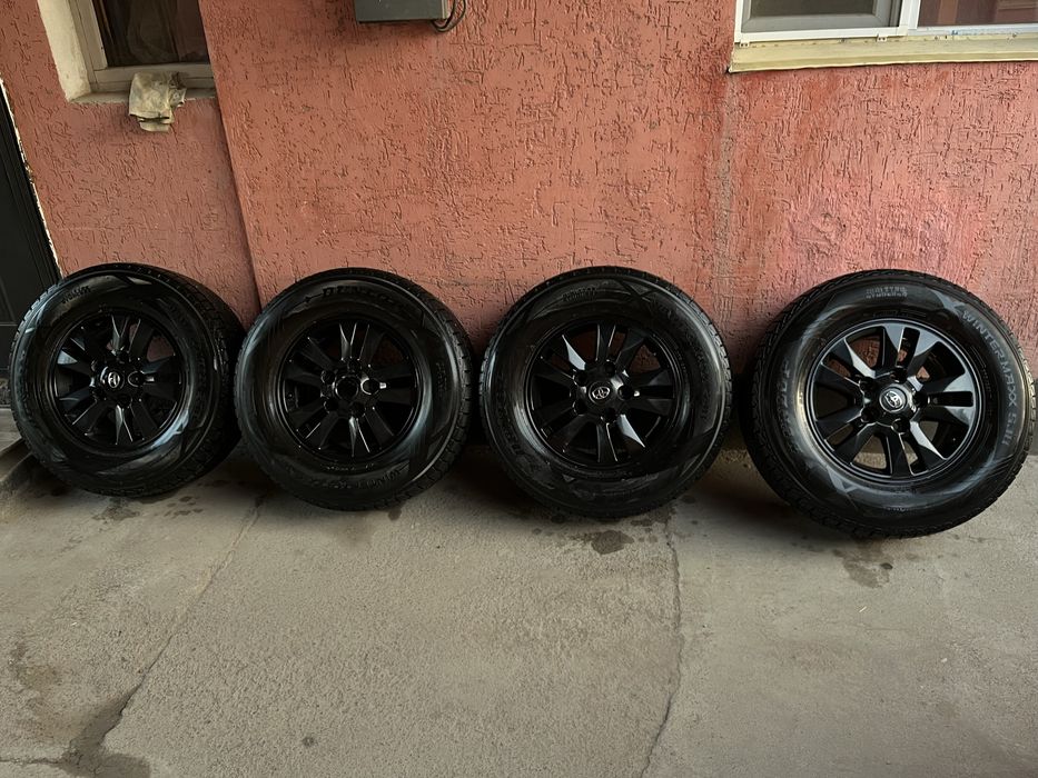 Зимние шины с диской DUNLOP японские 275/65/17