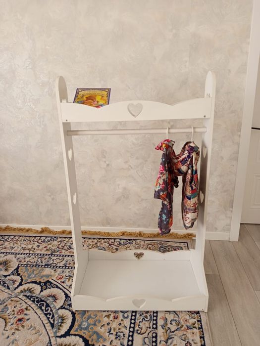 Проодам вешалку для одежды