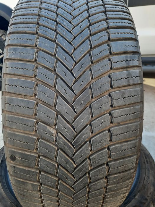 235/50/19 ВсесезонниГуми