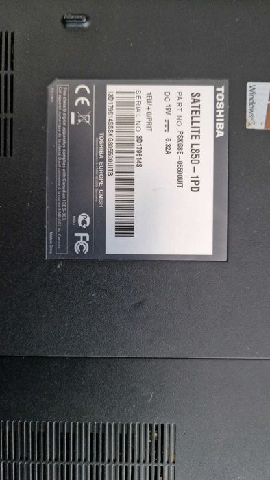 Vand 2 memorii RAM Hynix 4GB DDR3 si un charger Laptop PA5083U