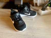 Обувки маратонки Nike 22