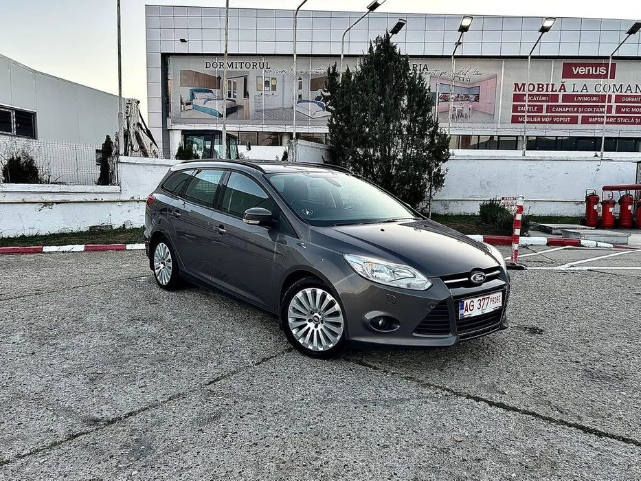 Ford Focus Titanium 1.6diesel 2012  Jante 17" Dublu Climatronic Scaune