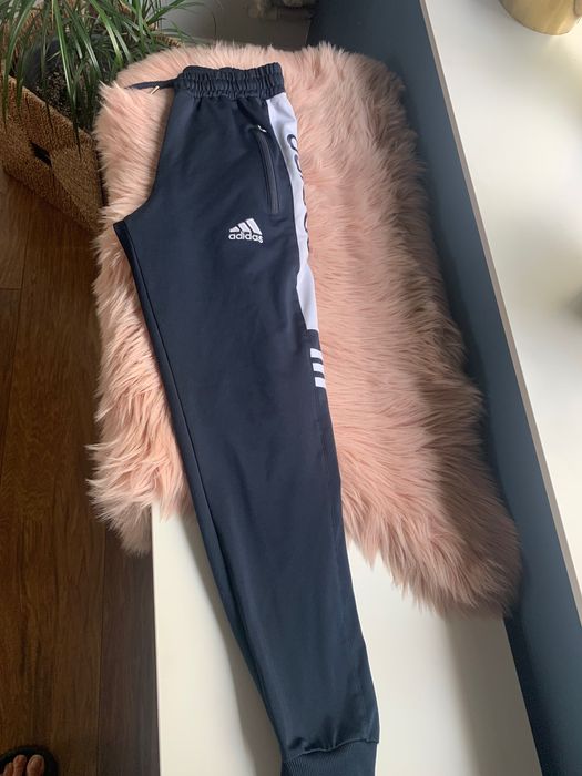 Спортен екип Adidas- S- 174/176cm