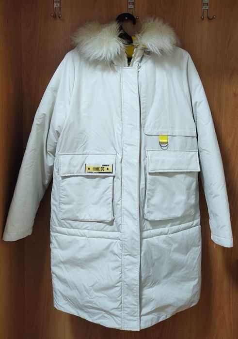 Срочно продам зимнюю куртку!