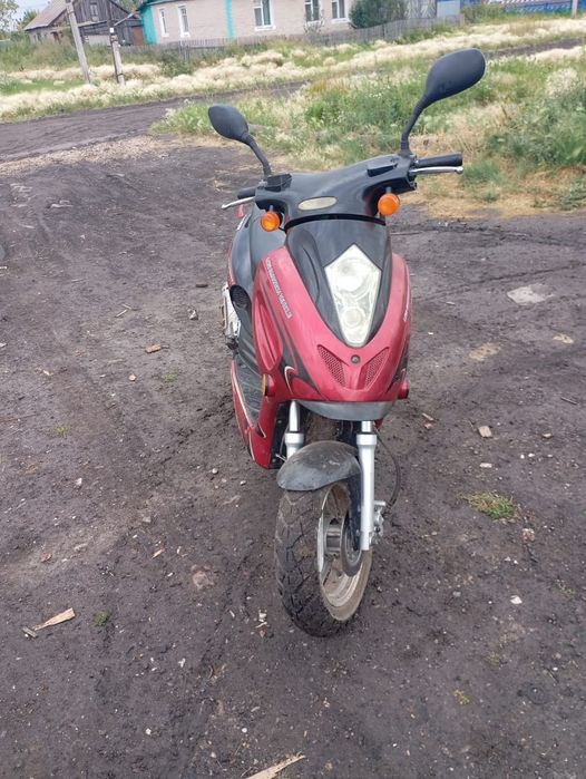 Продам скутер 50 кубов