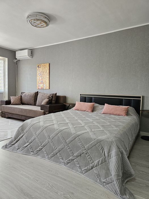 Люкс 1-ком., возле ДК посуточно