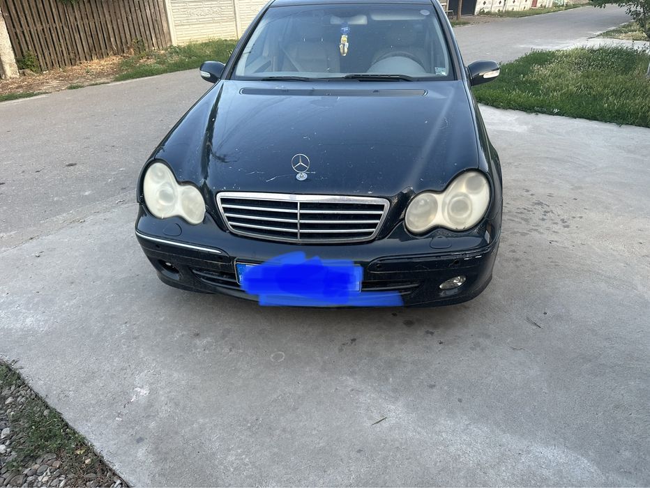 Dezmembrez mercedes c270, motor 2.7 sprinter