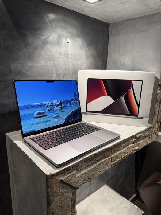 КАТО ЧИСТО НОВ Macbook Pro M1 Pro 14" 512 GB, 16 RAM