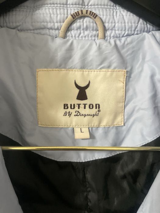 Jenskiy yengil kurtka Button