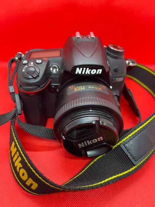 Aparat foto DSLR Nikon D7000, 16.2MP + Obiectiv DX 35mm 1:1 8G -A-