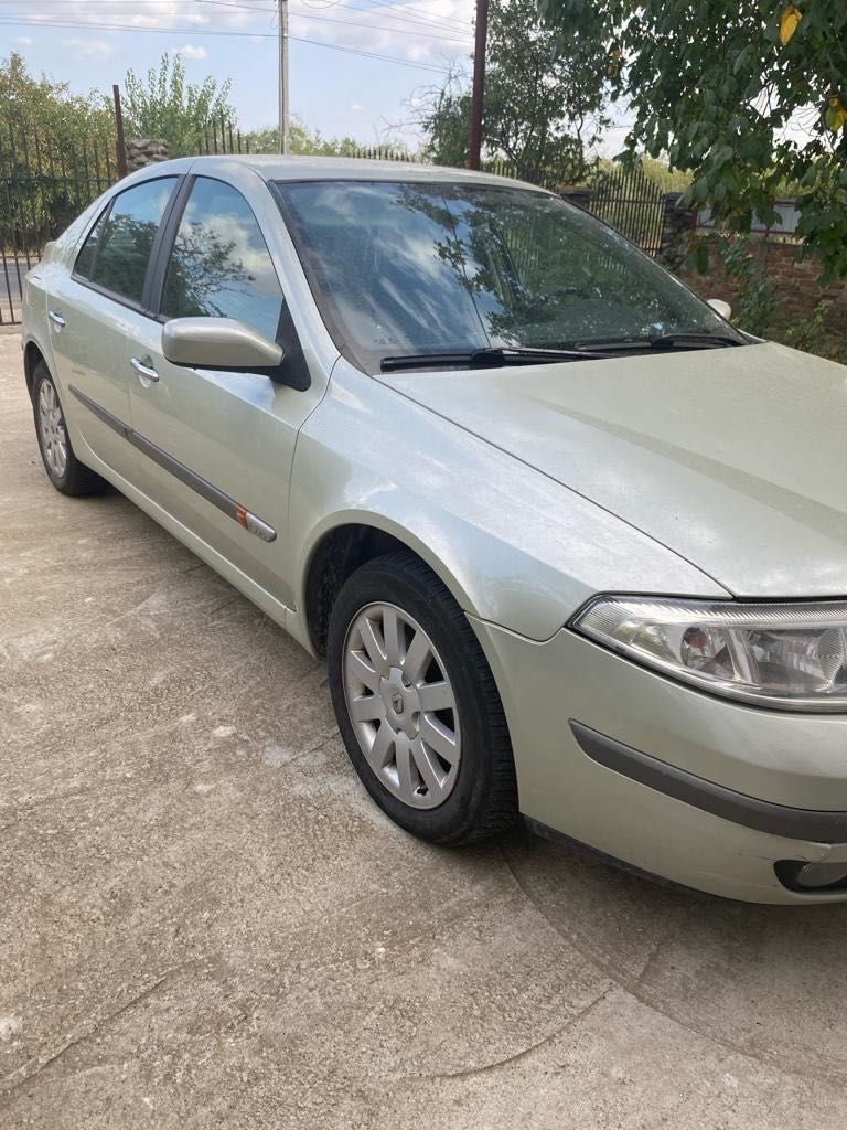 Vând Renault Laguna