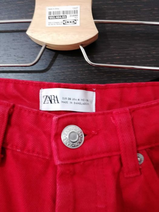Blugi rosii Zara 36