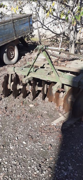 Disc agricol in tiranti pe rulmenti