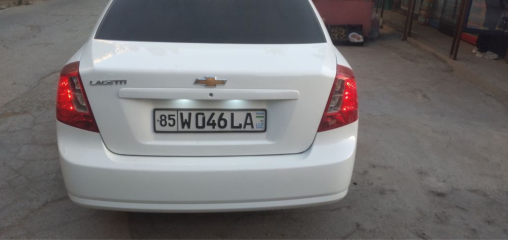 Ласетти сотилади