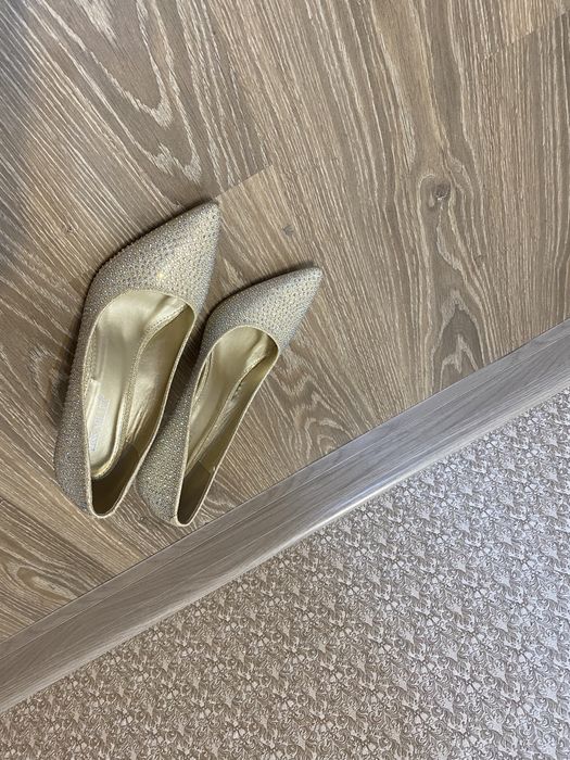 Туфли женские золотистые