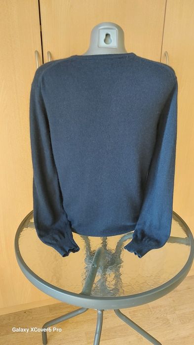 Пуловер Oro Cashmere. 35% кашмир, 35% коприна, 30% вълна. размер L