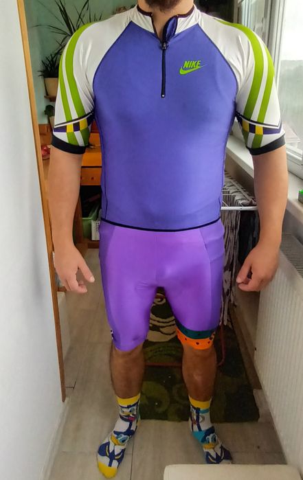Vând costum biciclist
