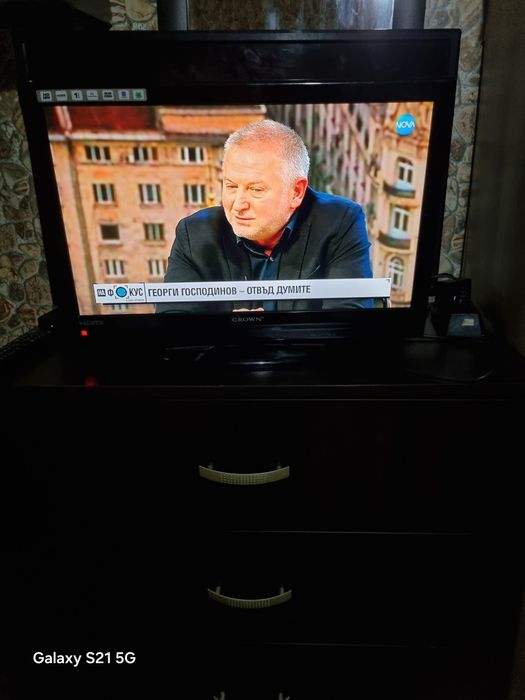 телевизор crown 22 инча