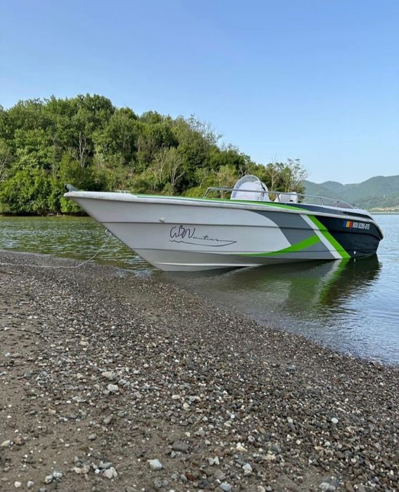 Delphin 5.5m + motor 115 cp