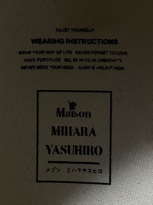 Vand/Schimb Maison Mihara Yasuhiro