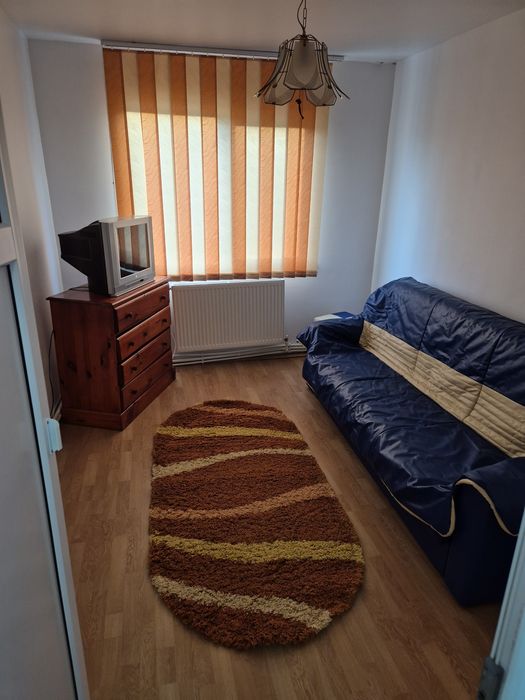 De închiriat apartament 2 camere Comanesti  Etaj 1!