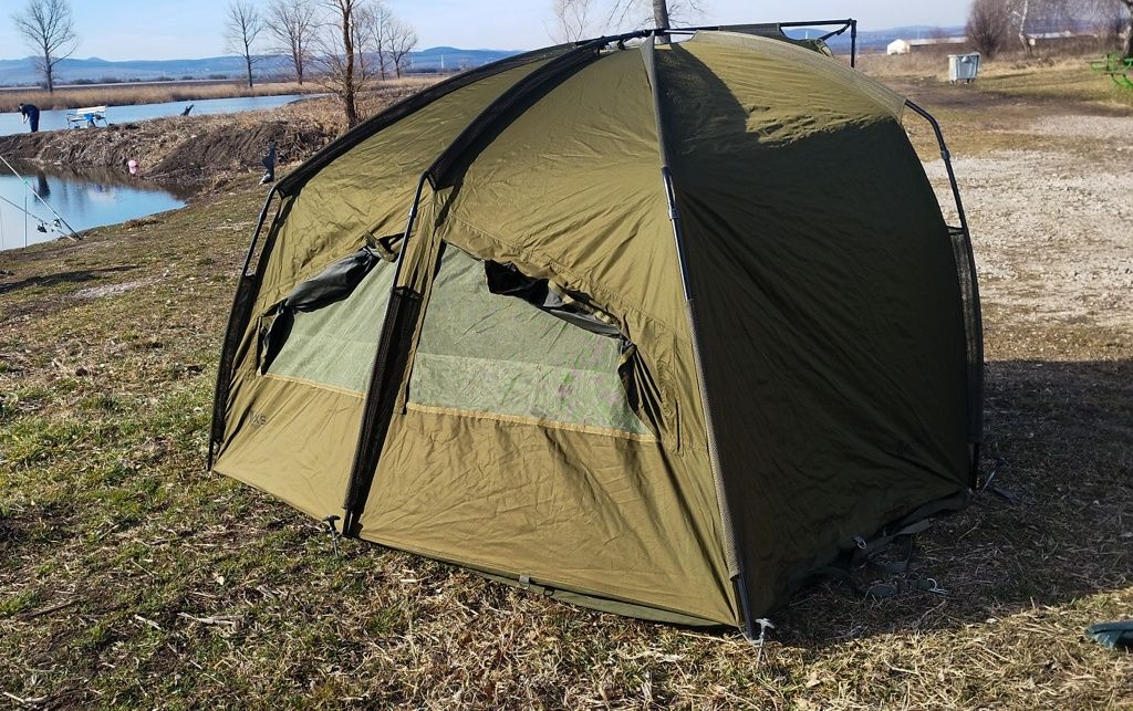 Палатка Sonik AXS Bivvy +Зимно покривало.