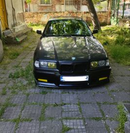 Bmw 318 1.8 is..