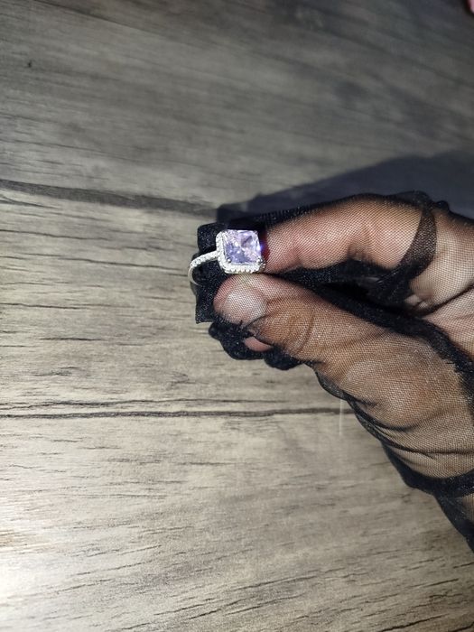 KUMUSH UZUK (Серебряное кольцо) proba:925 (проба 925) 
razmer: 17,5
(r