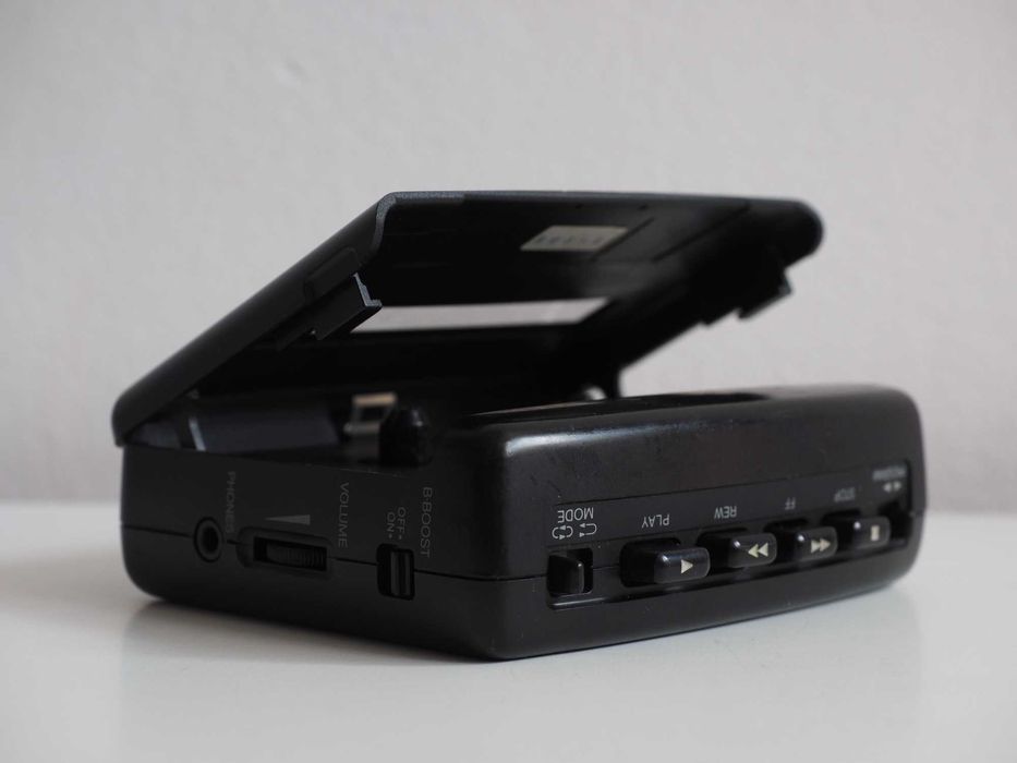 Casetofon Intercomp TN-11, radio, ceas, reportofon, funcțional, player