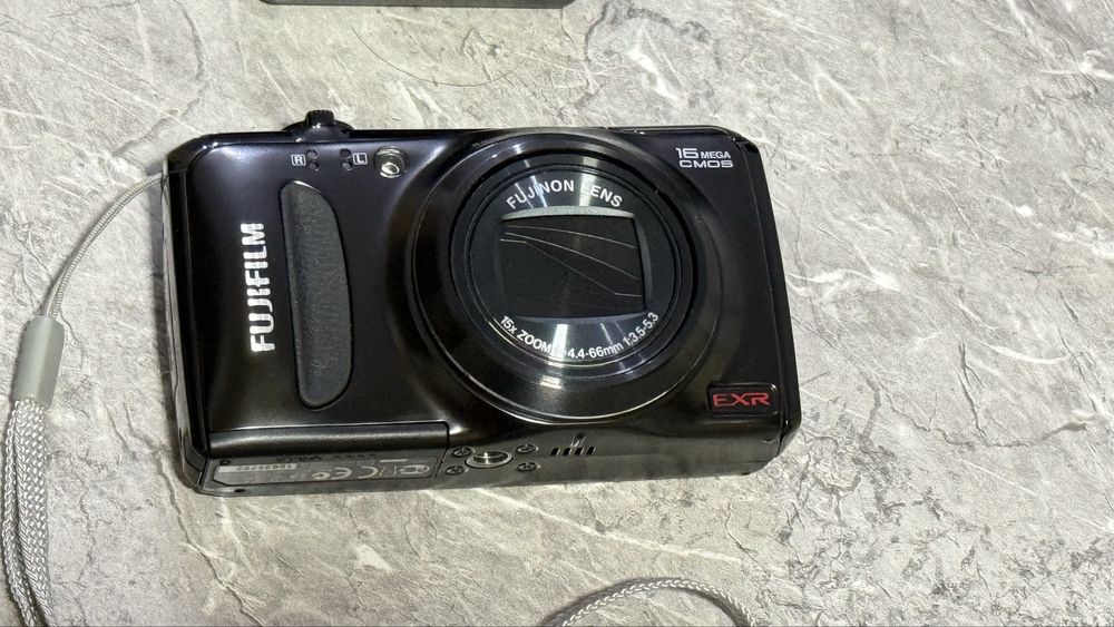 Продаётся фотоаппарат Fujifilm F500