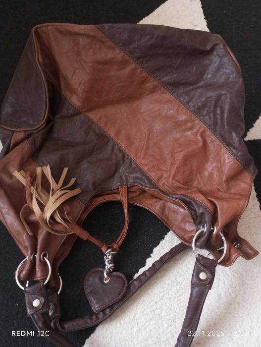 Дамска чанта естествена кожа.