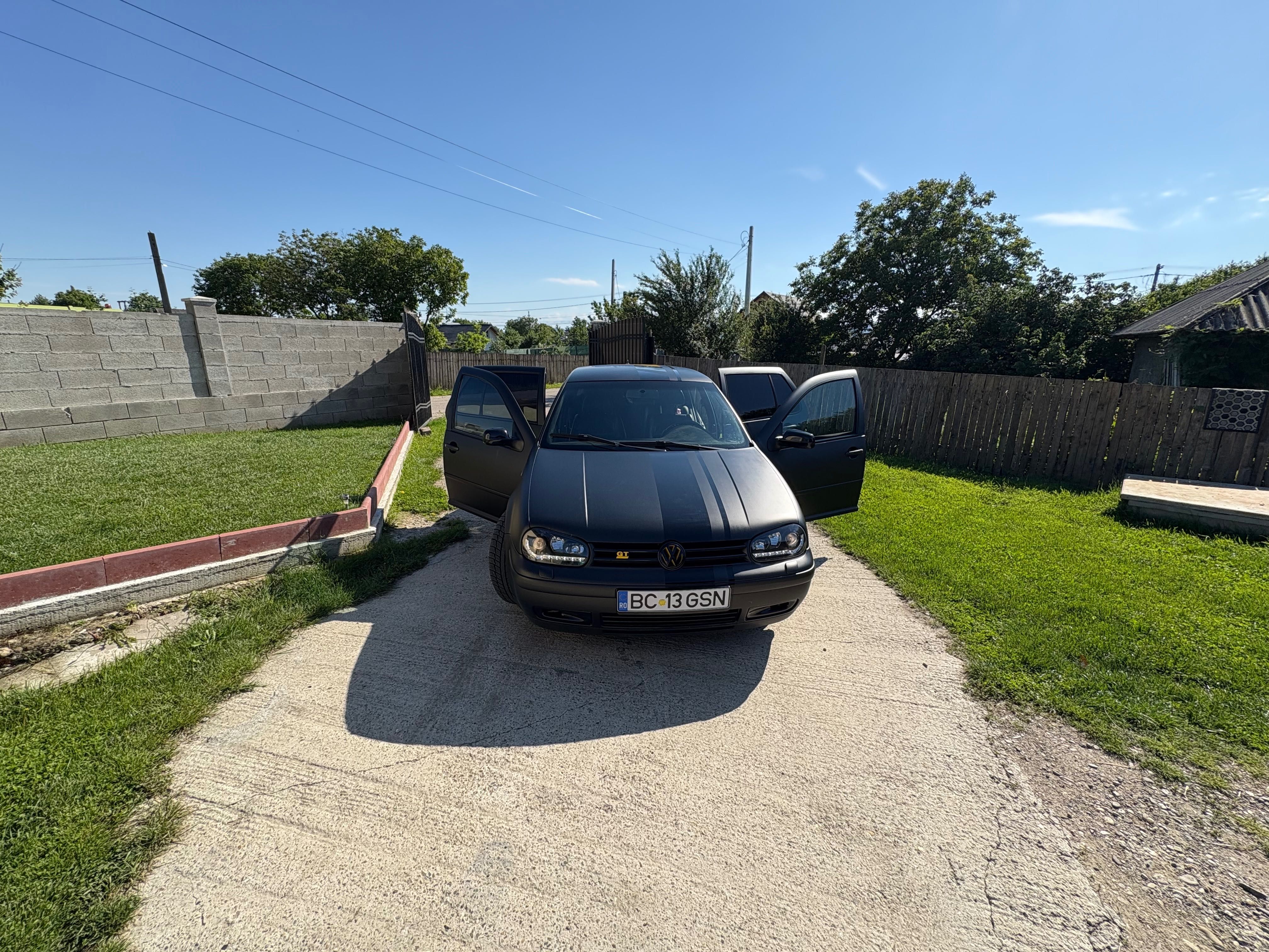 Vând sau schimb vw Golf GTI