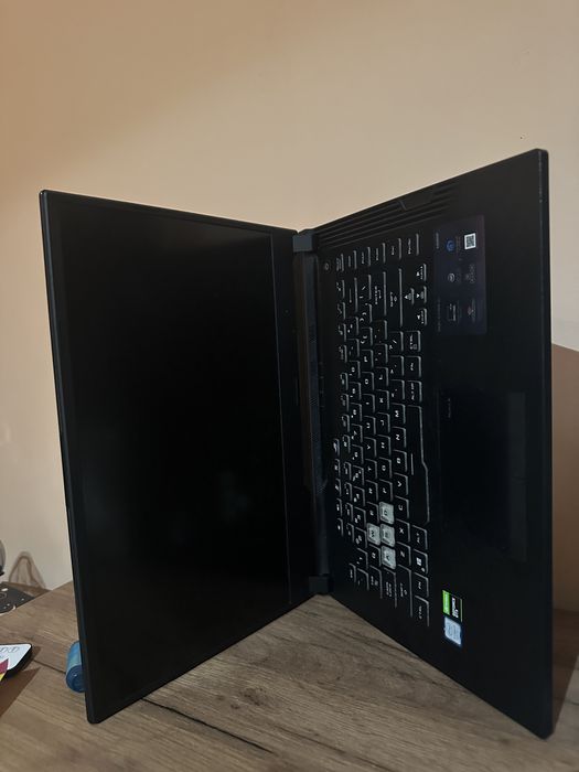 Vând laptop ASUS ROG G531GU-AL001