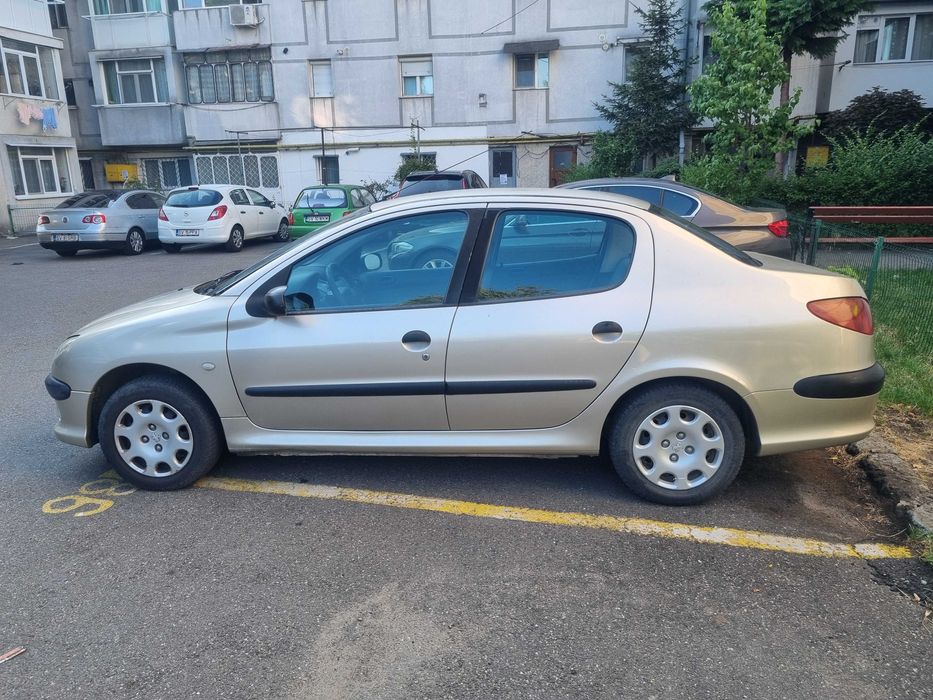 Vând Peugeot 206 – UNIC PROPRIETAR/achizitionata din reprezentanta RO