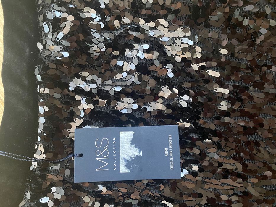 Нова пола с пакети M&S, с велур на колана, размер S